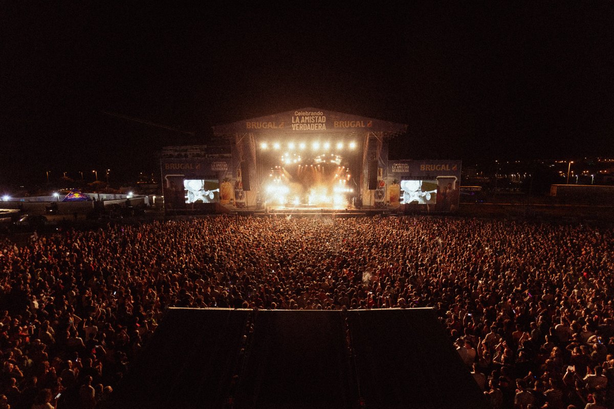 weekendbeachfes's tweet photo. La locura de @IZALmusic sobre el Weekend Brugal 🧡

#SoyWeeker #GoTorredelMar #weekendbeach2022 https://t.co/WPmBYLvn6X