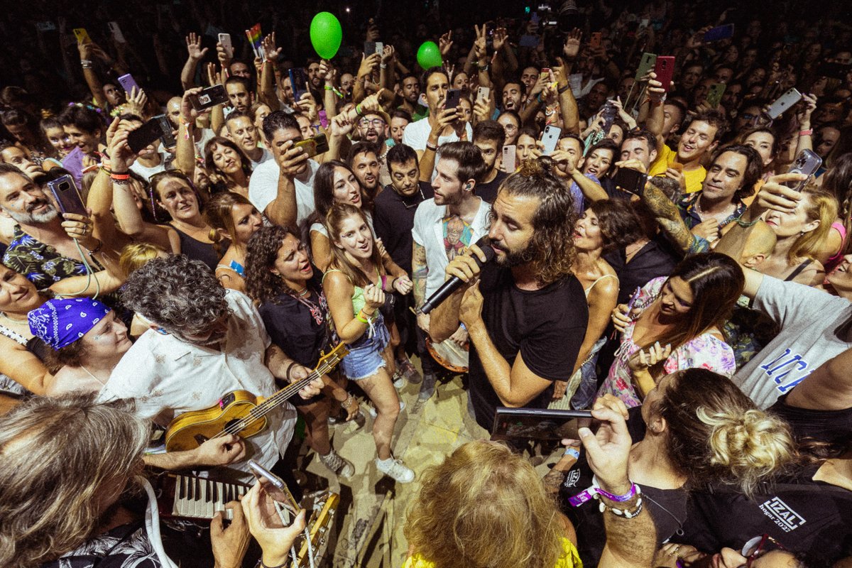 weekendbeachfes's tweet photo. La locura de @IZALmusic sobre el Weekend Brugal 🧡

#SoyWeeker #GoTorredelMar #weekendbeach2022 https://t.co/WPmBYLvn6X