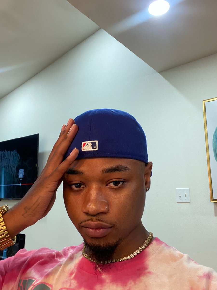 _KeeWest's tweet photo. You know how sticky it gets 💘 https://t.co/rTWN08eknD