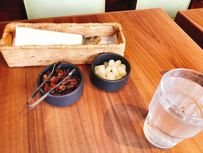 カレー屋さんのイントロ 