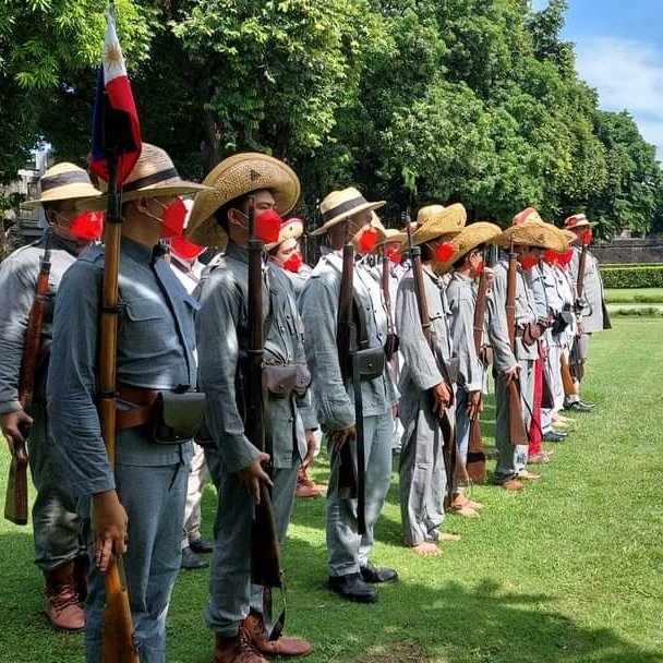 DaigdigPinoy's tweet photo. WHAT'S HAPPENING? Watch the  Republica Filipina Reenactment Group today as they take Garrison in Intramuros.  @intramurosph

🌐 https://t.co/WMXIe3TOWc

#daigdigpinoy #intramuros #manila #republicafilipina #history #PhilippineHistory https://t.co/4xmKubafoH