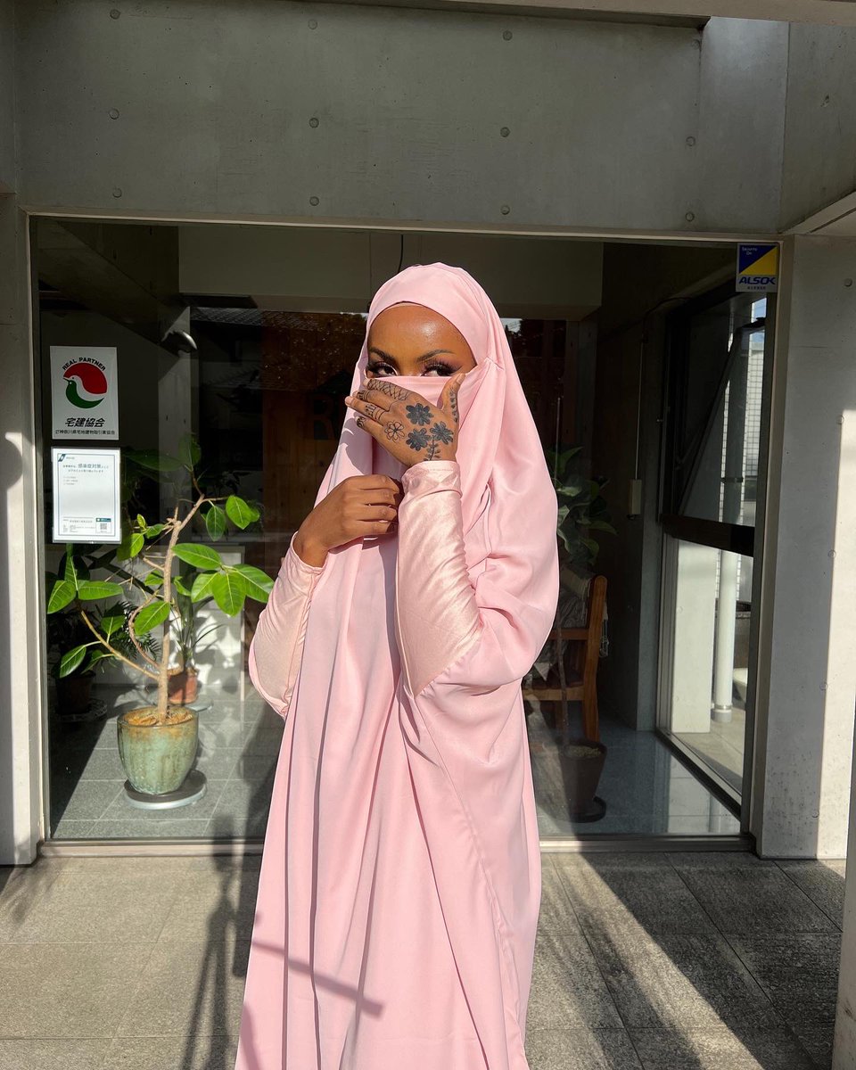 yayacoded's tweet photo. Girl we going to Islam  #BlackoutEid https://t.co/77OwigN76R