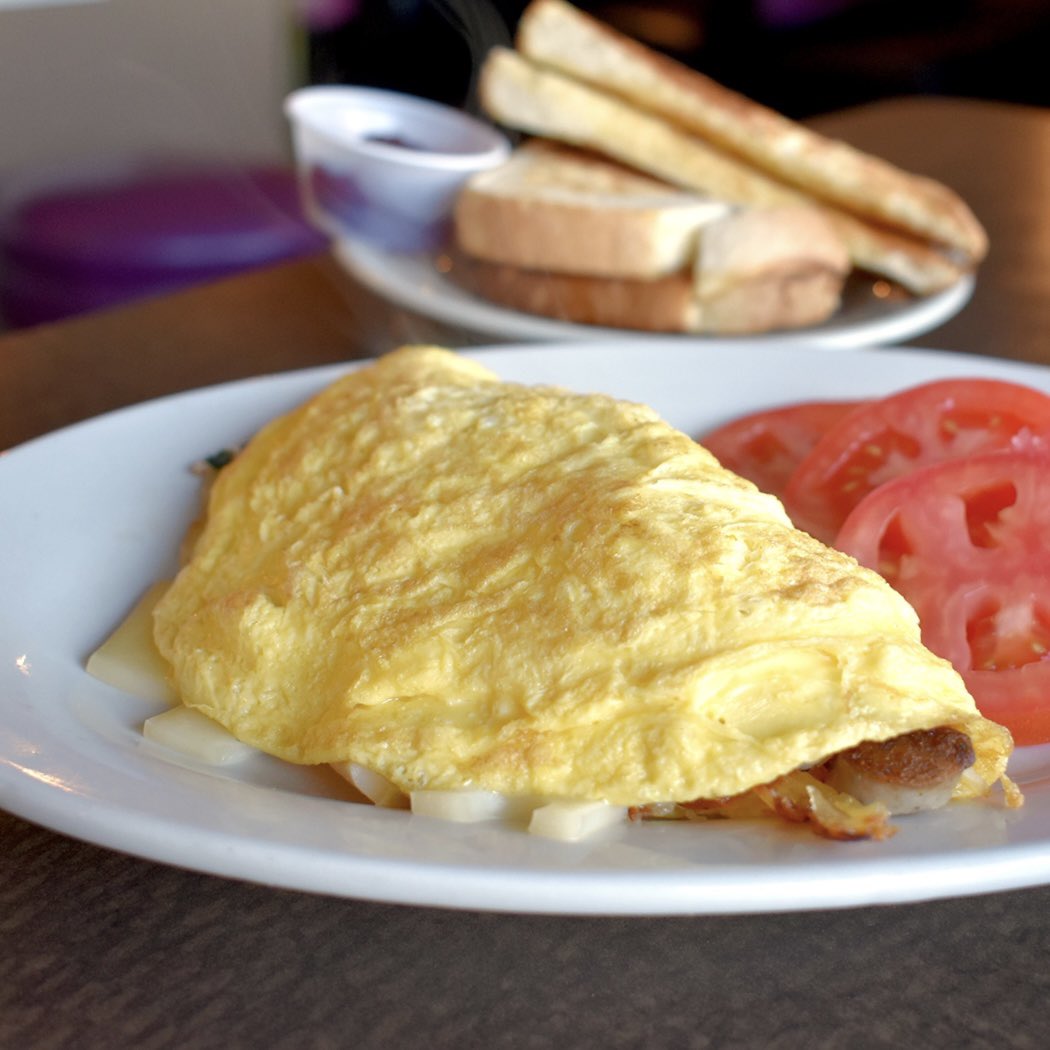 CocoFairfields's tweet image. It’s hard to beat a relaxing Sunday morning at Coco’s. 🍳☕️