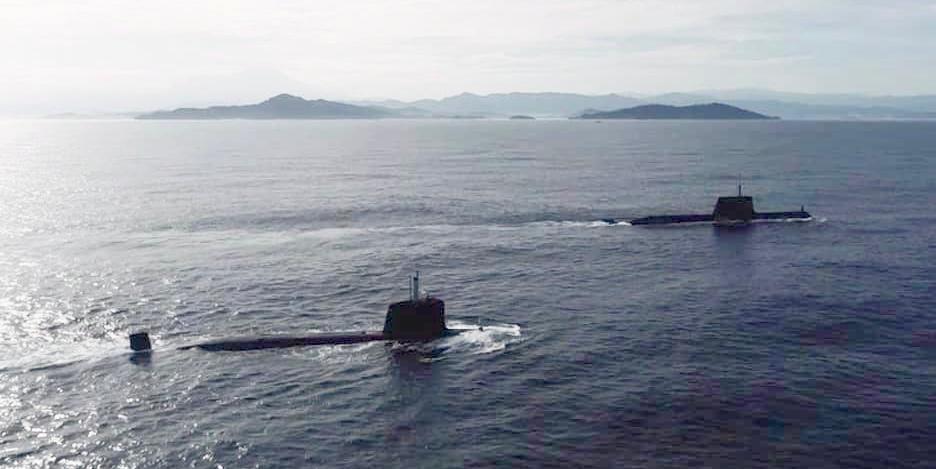 RMN_Subs's tweet photo. Welcome to the Land Below the Wind. KD TUN RAZAK was in vicinity to receive HMAS COLLINS in conjunction with her operational visit to @MPA_Timur

@tldm_rasmi
#NavyNews
#DefenceDiplomacy
@ADFinMalaysia https://t.co/F5xUwLIGDp