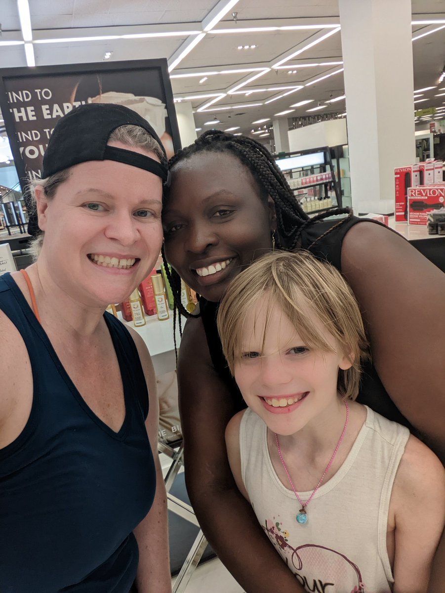 zita_dulock's tweet photo. Chillin' with my new biz sister Evelyne, and finally acknowledging that my skin is starting to betray my age. @EllieBiancaInt are ethically produced, #ablocal #yyc made, and have an amazing mission to support women, esp single moms, around the world. Give them a follow maybe? https://t.co/P3vRpwG0vQ