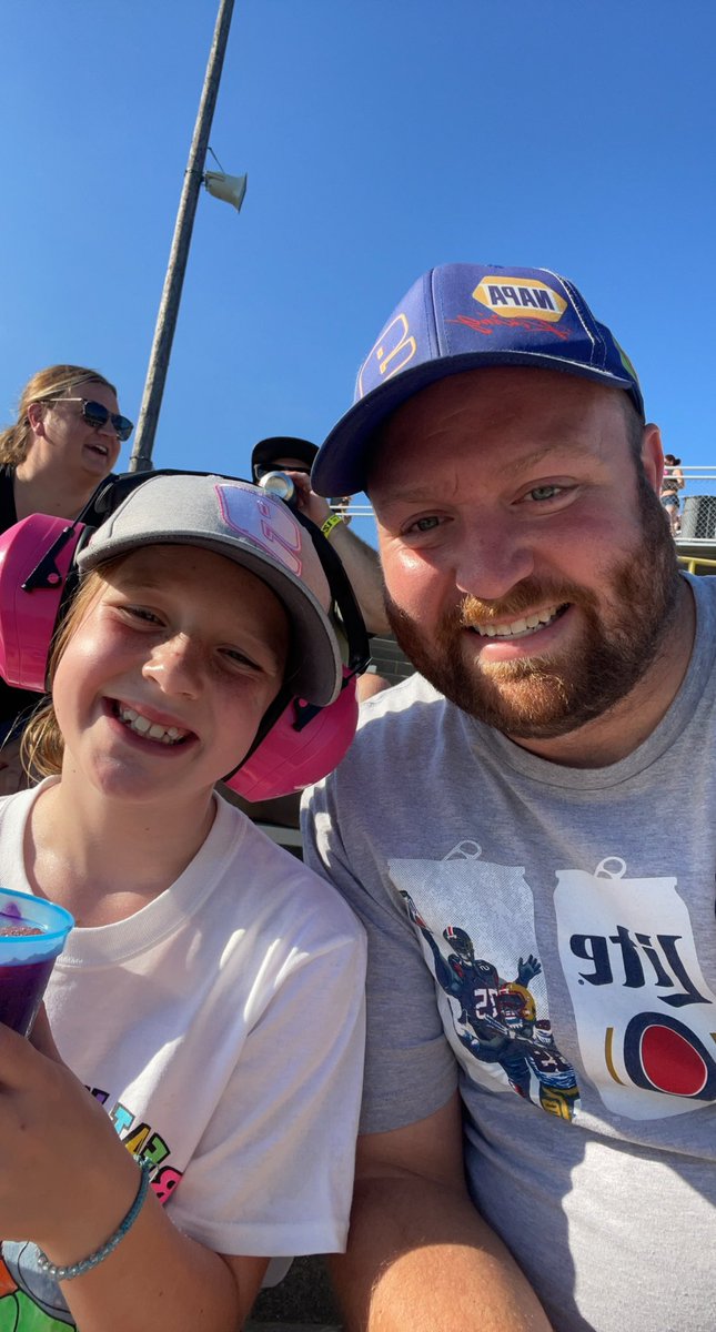 Husker_Zeeb's tweet photo. Support your local dirt tracks! We’re having a blast at @EagleRaceway! #ColorRunNight https://t.co/aNp9U9qdbV