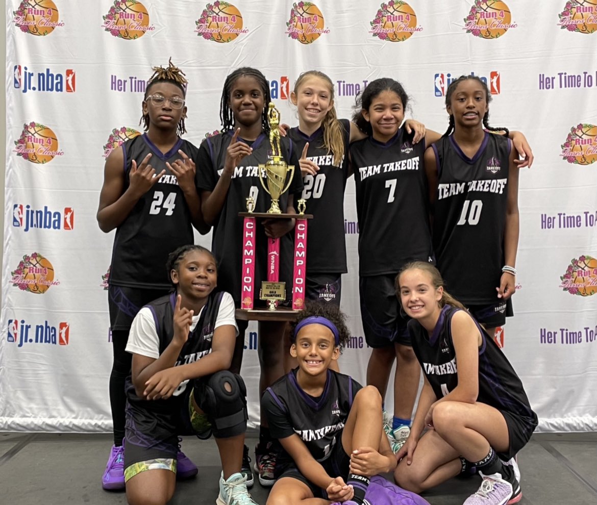 Gianna_Sodon's tweet photo. 2022 @TFNsRun4Roses 12U CHAMPIONS!!! #TeamTakeoff https://t.co/b74y63KNty