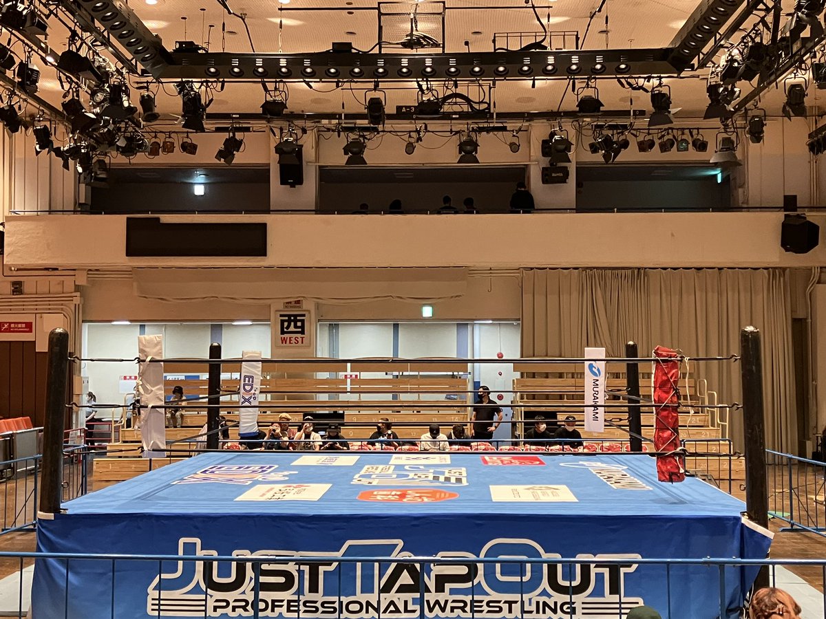 thechampakamine's tweet photo. おはようございます。

昨日はわが友ARA君のプロレスデビュー戦を観戦して来ました。

会場に入ると、あの何とも言えない雰囲気、そして何よりゴングの乾いた音がたまりませんでした😱

なんと😳あの聖地後楽園ホールで見事デビュー戦を勝利で飾りました‼️

ARA君おめでとーっ🎉✨ https://t.co/NLUZsm8u1z