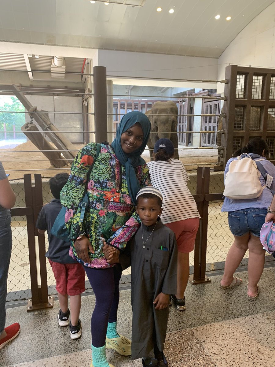 LookYallLady's tweet photo. Trip to the ZOO https://t.co/glsfxvRXYl