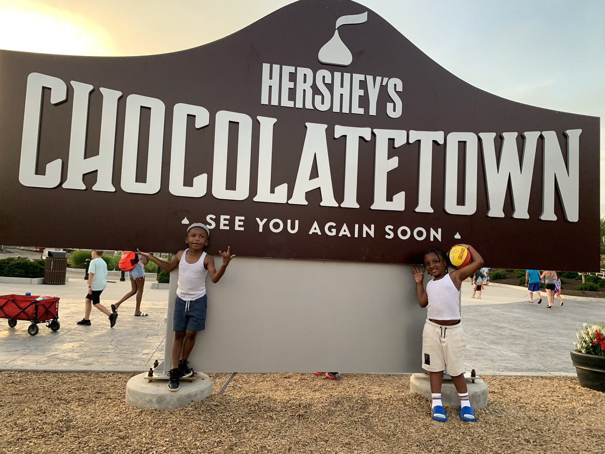 LookYallLady's tweet photo. And then Hershey park to top it off https://t.co/t5oLZnPEQv