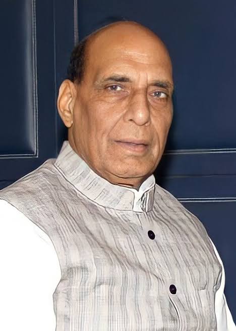 drnarottammisra's tweet photo. देश के रक्षामंत्री व भाजपा के पूर्व राष्ट्रीय अध्यक्ष आदरणीय श्री @rajnathsingh जी को जन्मदिवस की हार्दिक बधाई एवं अनंत शुभकामनाएं।
मां पीतांबरा से आपके उत्तम स्वास्थ्य व सफल और सुदीर्घ जीवन की कामना करता हूं। https://t.co/g64yjBgvz3