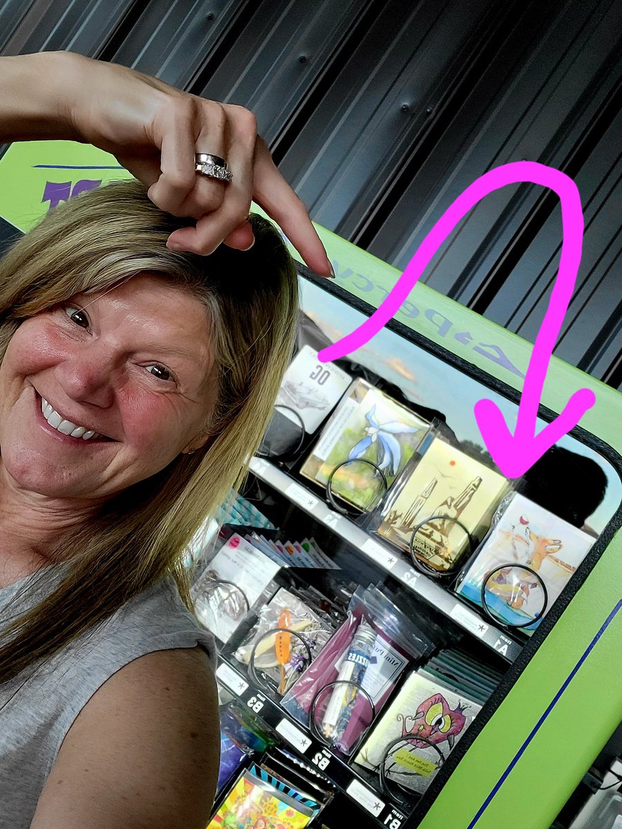 julieadriansen's tweet photo. We decided to stop in at @ordinaryfellowwines to finally see #Percy . So Cool. Loaded with amazing "stuff". What a perfect venue for this art vending machine
#coloradoartist
#coloradowines
#palisadewinery
#palisadecolorado
#artvendingmachine
#ShopLocal
#coloradoart https://t.co/SjKs5rXpwG