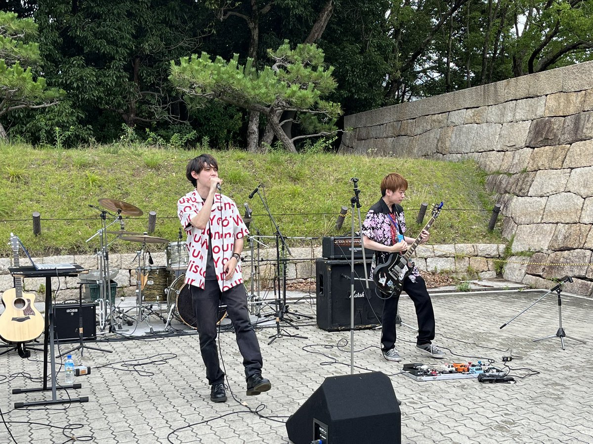 sonicform1's tweet photo. 7/10 城天ストリート🏯
1組目は
✨『UNDECORATE』✨
本日城天ストリートスタート❗️
ロックチューンを
かき鳴らしてくれています🔥
#UNDECORATE
#フリーライブ
#大阪城公園
#城天 https://t.co/NgLNkGNLaI
