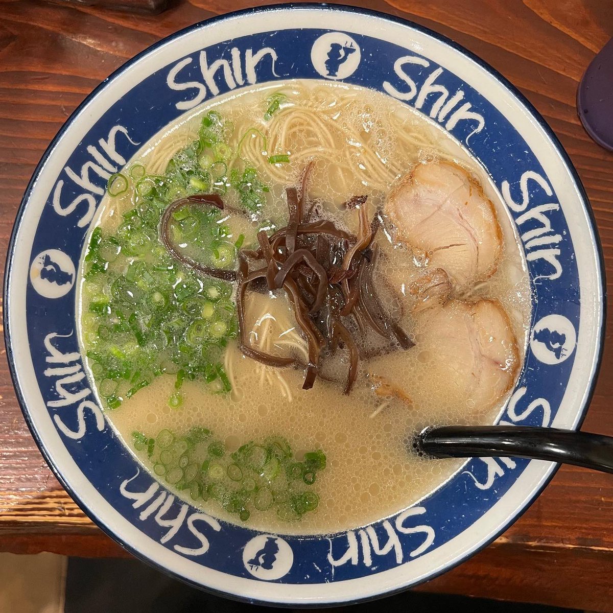 _kamakura's tweet photo. 博多ShinShinらーめん / 博多純情らーめんShinShin 博多デイトス店

#ラーメン #らーめん #博多ラーメン #豚骨ラーメン #博多shinshinらーめん #博多 

https://t.co/adP6EW6p3o

https://t.co/H4cFXShNQ6 https://t.co/uQ3wOCSYFr