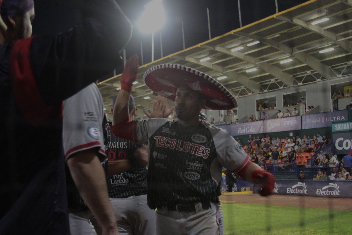 Remontada épica de nuestros #Tecos🤯, que vencieron 10x7 a Rieleros para asegurar la serie 17 del año🙌

📰➡️ bit.ly/3Iu1D3H

#DosNacionesUnEquipo🇲🇽🇺🇸
#TecosNation🌎🦉
