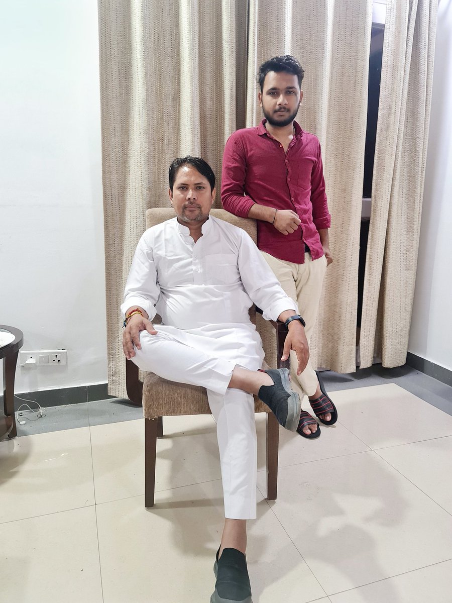 DineshShastri14's tweet photo. ईमानदारी का प्रतीक, मेहनती भतीजे Gulshan chopra  को जन्मदिन की हार्दिक बधाई एवं शुभकामनाएं। 💐

मैं ईश्वर से आपके दीर्घायु जीवन एवं उत्तम स्वास्थ्य की प्रार्थना करता हूँ।

#OPDhankar #BJP4Haryana 
#cidharyana #JPNaddaji #ManoharLalKhattar #alokmittal #anilvijminister https://t.co/jtuhIqh4eL