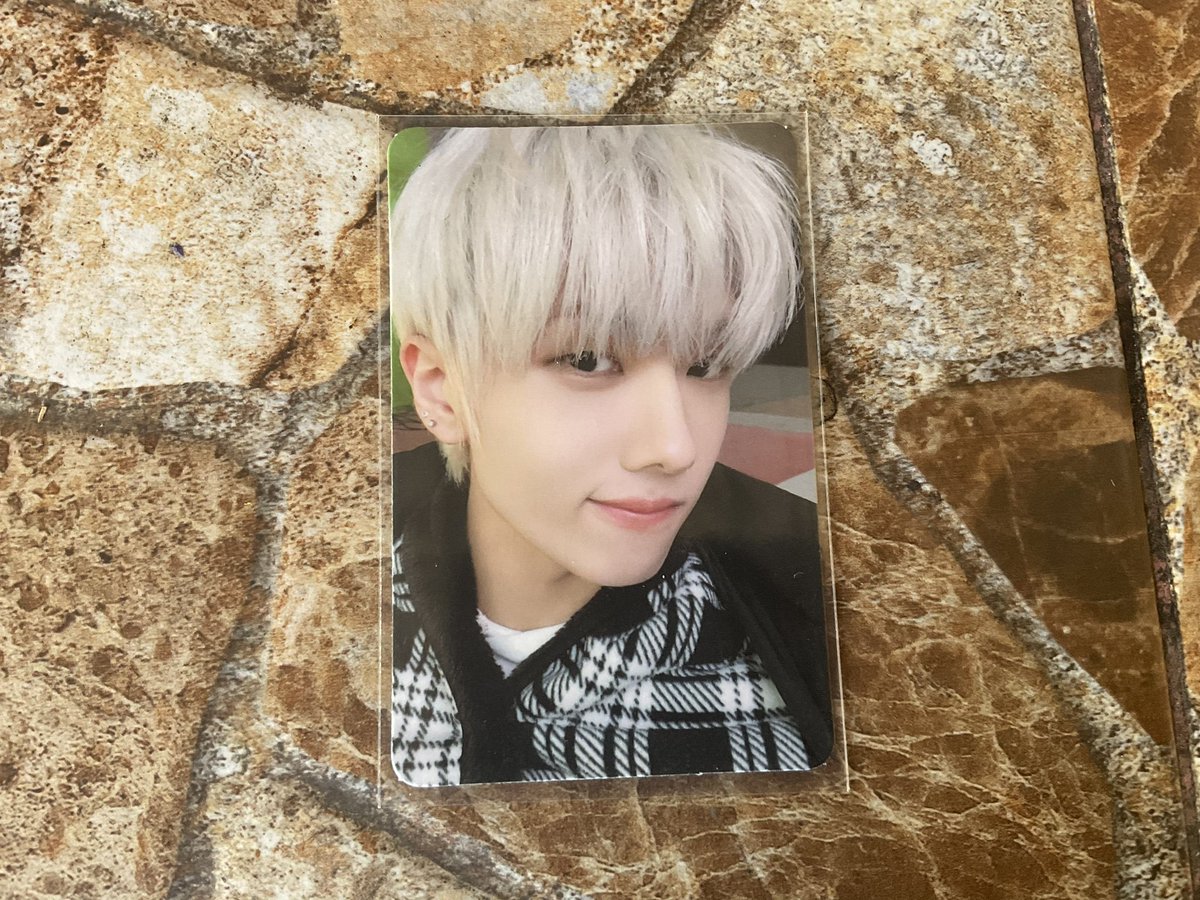 dew_2559 l ขายการ์ดค่า tweet media