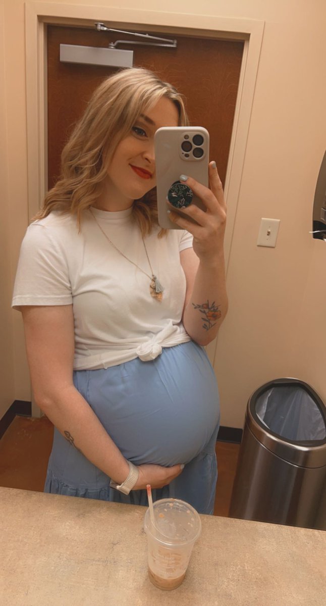 brittbucknerr's tweet photo. Also, 3 weeks until I meet my baby girl!!!!!!! 💜 https://t.co/dtfrUU1lFQ