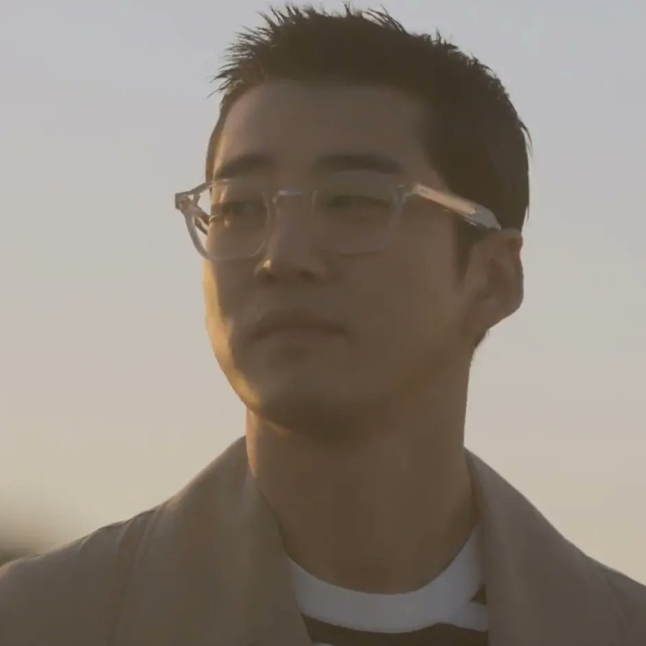 #YoonKyeSang wore #JACQUESMARIEMAGE Glasses in Disney+ Drama, #KissSixthSense Episode 4 & 5. 🛍️http://totalsun.co.kr #윤계상 #키스식스센스 #드라마패션 #kdrama_fashion #kdramastyl...