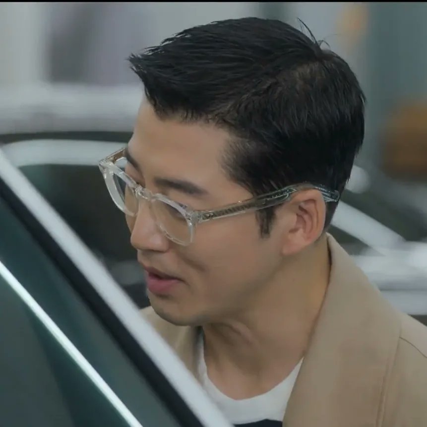 #YoonKyeSang wore #JACQUESMARIEMAGE Glasses in Disney+ Drama, #KissSixthSense Episode 4 & 5. 🛍️http://totalsun.co.kr #윤계상 #키스식스센스 #드라마패션 #kdrama_fashion #kdramastyl...