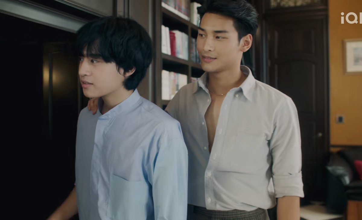 พี่โปกับบาโง้ดหน้าก็ไม่คล้ายกันขนาดนั้นนะแต่ทำไมในซีรี่หน้าคล้ายกัน ั_ั