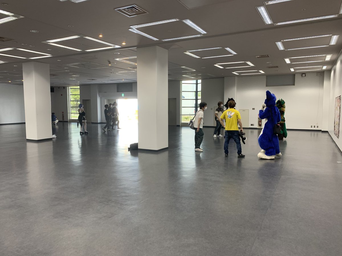 Wolfwin5's tweet photo. 福岡タワー1階のタワーホールぼちぼち撮影会始まっております❗️

百道浜でも撮影可能ですが
熱中症には来おつけてこまめな水分補給をお願いします❗️

#こすふぇす https://t.co/UmMQnw1y2K