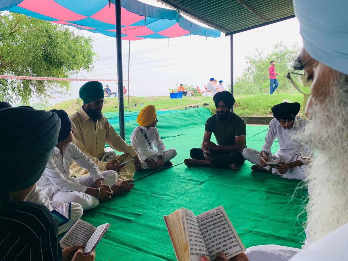 Tractor2twitr's tweet photo. Morcha to save Mattewara forests &amp; Satluj river has been setup on the banks of Satluj river.
@PunjabGovtIndia led by @BhagwantMann has announced to pursue plans for setting up highly polluting textile park at Mattewara.

#SaveMattewaraMorcha https://t.co/c0l51330W0