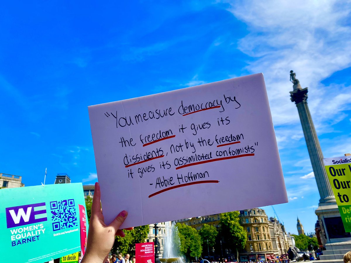 ManduReid's tweet image. Rage and resistance.
Solidarity, vigilance, and power.

1000 women and allies gathered yesterday to support our sisters and siblings in the USA and to demand that abortion is fully decriminalised and accessible to everyone who needs one across Britain.