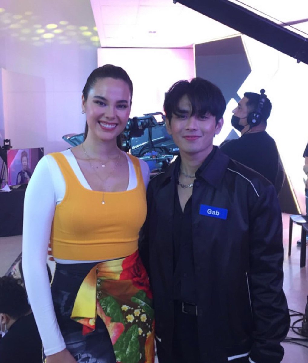 asterisk_ph's tweet photo. Gab Salvador with Top Class Mentors, Catriona Gray, Brian Puspos and KZ Tandingan! #TopClassTrainee #AsteriskArtist #GabSalvador @topclass_gab https://t.co/ZB6h2W3ZYa