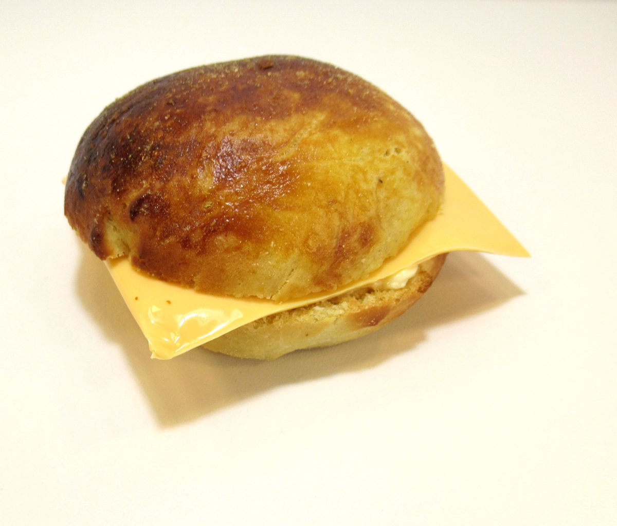 KauftKoerrie's tweet photo. #Milchbrötchen mit #KörrieWVZ.
🛒🔗https://t.co/hdnarZoNBz
#BackenMitKörrie
Die Idee hatte @krachmaninov, vielen Dank für das tolle Grundrezept.🧡
Mit dabei: #Mehl (Weizen 550), #Butter, #Milch, #Zucker, #Hefe, #Salz, #Eigelb, #Mohn und viel #Liebe. https://t.co/ko85JhmL0z