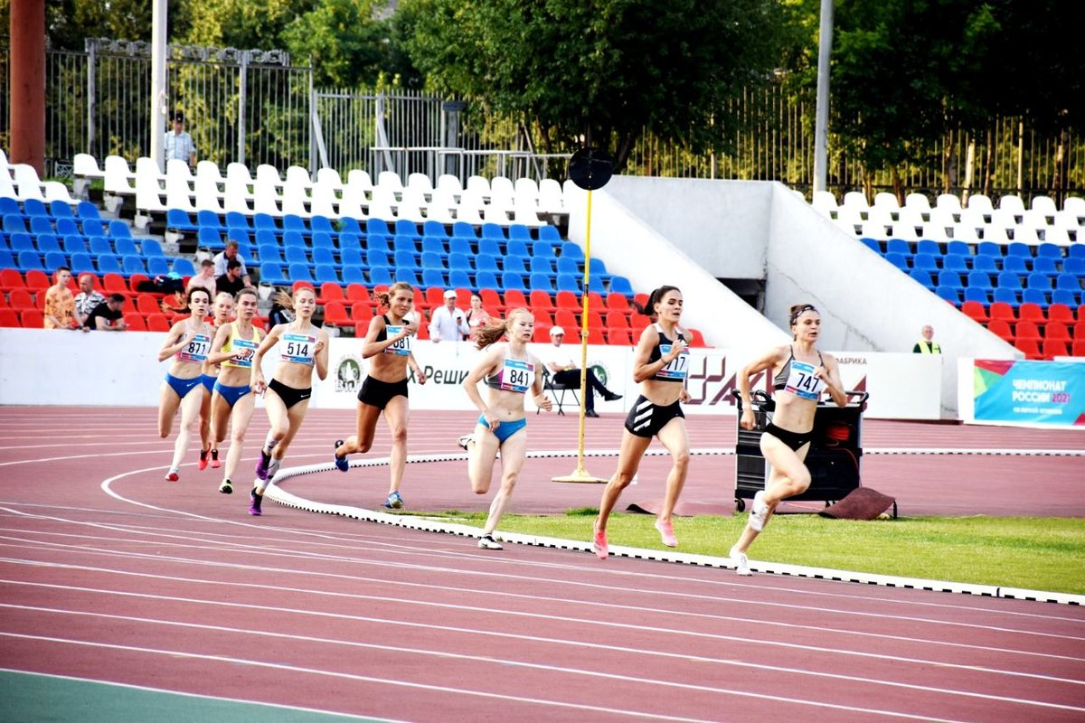 Нейтральный статус российских спортсменов. Легкая атлетика. Федерация легкой атлетики. Дженнифер Российская легкая атлетика. Спортсмен легкая атлетика ноги.