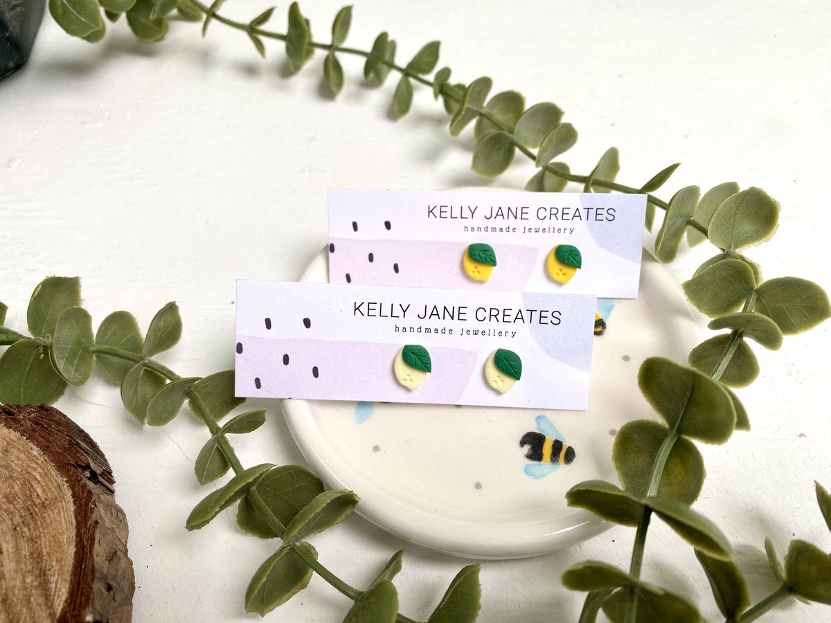 Feeling summery with these lemon studs! 🍋 when life gives you lemons… make earrings! ☀️ 

etsy.me/3OYxCLX #UKGiftAM #UKGiftHour #MHHSBD #gift