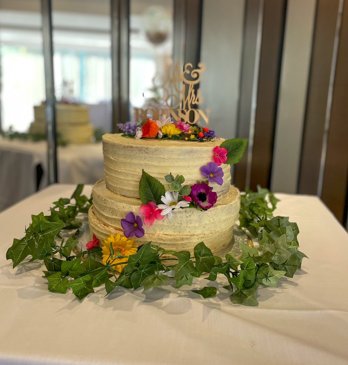 TheLincolnHotel's tweet photo. A massive congratulations to our lovely new couple, Mr and Mrs Robinson 🥂

We’re delighted to have been part of your big day; and we wish you both the happiest future together 🫶

#weddingday #wedding2022 #champagnegold #saturdaywedding #newlyweds #happycouple #thelincolnhotel https://t.co/zUgmMZDwhG