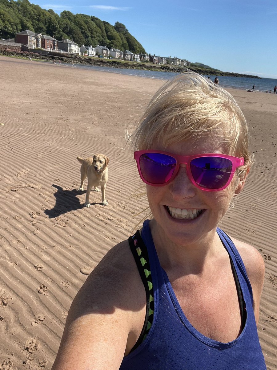 santababy100's tweet photo. Cracking day yesterday in Millport with @ianbeattie1 &amp; @AdventuresOfMo5 #cumbrae #calmacferry #sunshine #beach https://t.co/e9FT0DUJFo