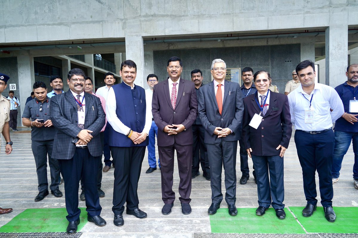 Dev_Fadnavis's tweet photo. Delighted to join the inauguration of Hostel building in the campus of Maharashtra National Law University, Nagpur this morning with Hon Union Minister @nitin_gadkari ji, Hon Supreme Court Judges Justice Bhushan Gavai ji,… https://t.co/du0Mf6Ukd7