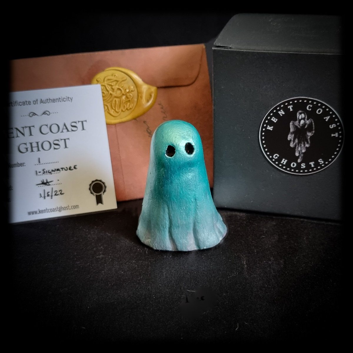 Are you feeling a bit warm? 🥵
Our Winter Green ghost is finished in metallic green and silver shades - perfect to cool you down! 🥶

He enjoys Winter strolls through the forest on a frosty Christmas Eve night...

kentcoastghost.com

#MHHSBD #UKGiftAM