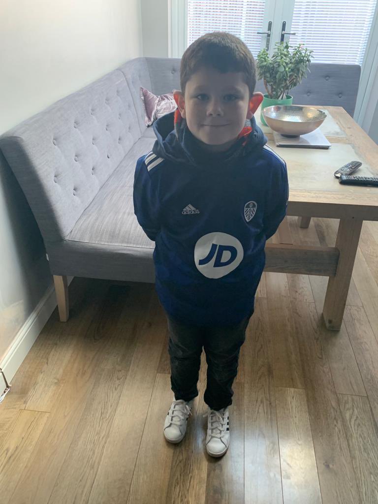 JGD6's tweet photo. Hi @root66 , can I get a message of support pls 4 my nephew, Josh is being bullied in school 4 wearing his cricket cap &amp; cos he loves playing cricket more than football &amp; doesn’t get why because he ❤️footy &amp; @LUFC too! RT’s pls 🙏 @benstokes38 @ECB_cricket  @Patrick_Bamford https://t.co/JetWctb2HS