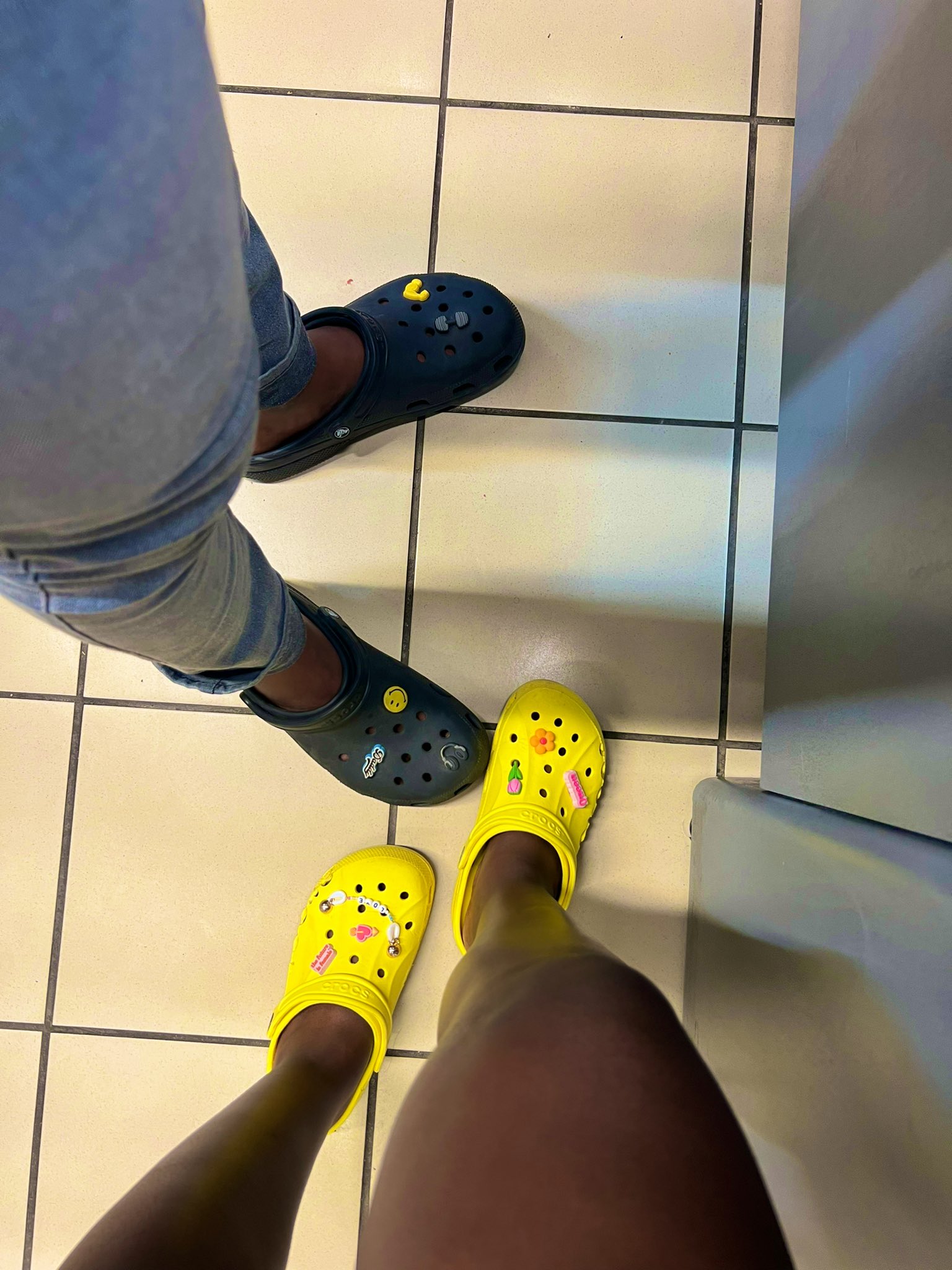 Crocs outfit hotsell tumblr
