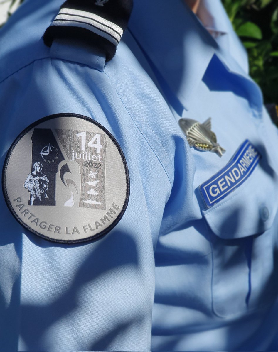 emmanuel_cso's tweet photo. Et tous les défilants du #14juillet portent la rondache officielle des célébrations. Un honneur et un souvenir en puissance de ce moment unique ! #EOGN répond présent !
#P128 #PartagerLaFlamme #PromoCombatdePontlieue https://t.co/0j5NN71gXr