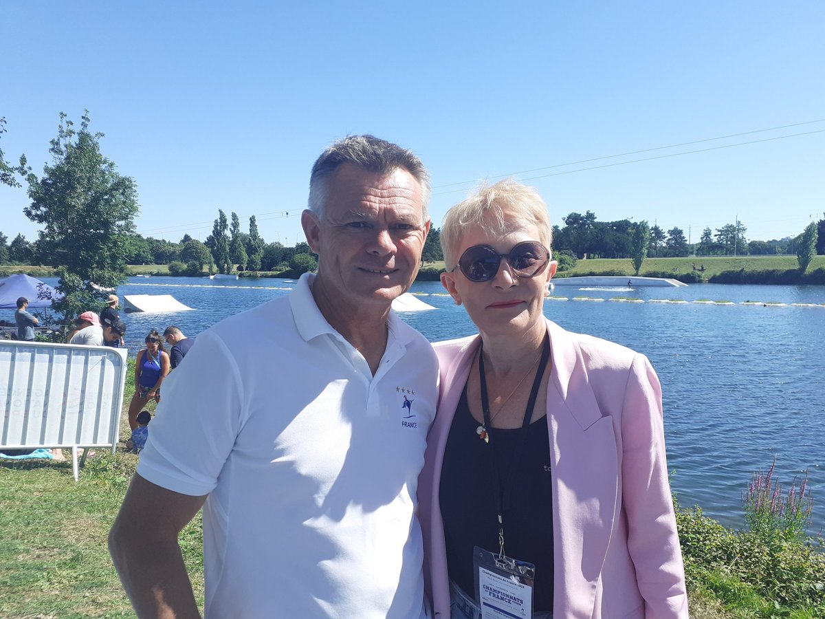 patricemartin12's tweet photo. #CFWakeCable
Rencontre avec @francinelucchi1 adjointe au Sport de @VilledeMeudon pour présenter @lekabletk 🌊
#Developpement #GlissepourTous #Wakeboard #PassionGlisse https://t.co/H7en8Zwpkw