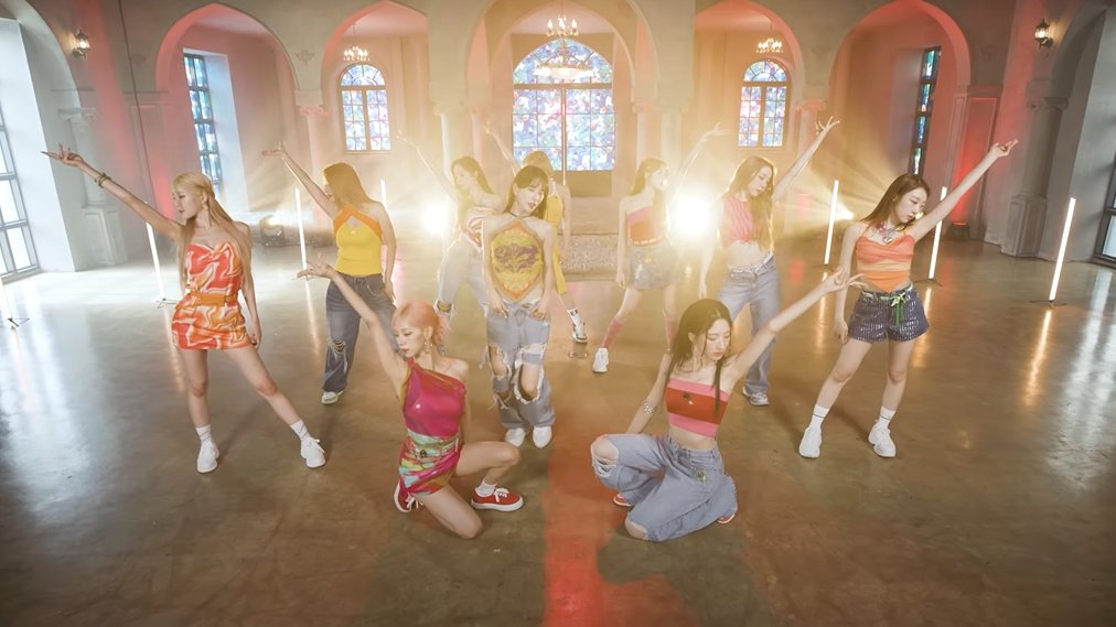 WJSNGFRD's tweet photo. same spot, different vibes

#GFRIEND #WJSN https://t.co/yF2cWjRjkk