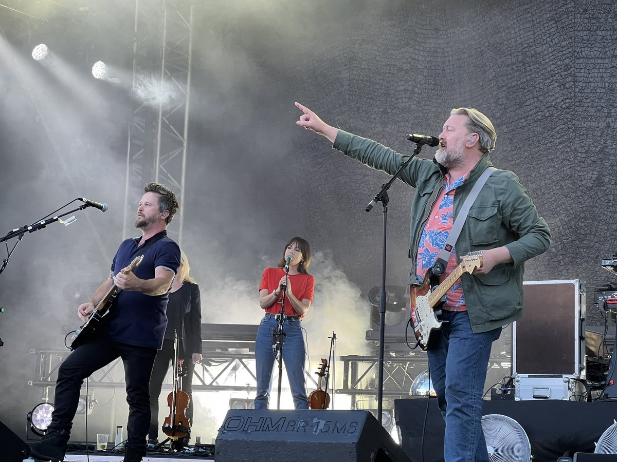 Stanway01's tweet photo. @Guy_Garvey great to see you all at Scarborough last night. Fantastic set and a lovely crowd. https://t.co/oXOqJxhzg7