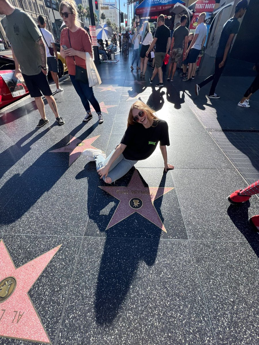 brooklynnecb's tweet photo. @Stray_Kids i found some friends in hollywood today!! @RealHughJackman @RyanReynolds #StrayKids_2ndWorldTour_MANIAC https://t.co/1M7bmyYDyE