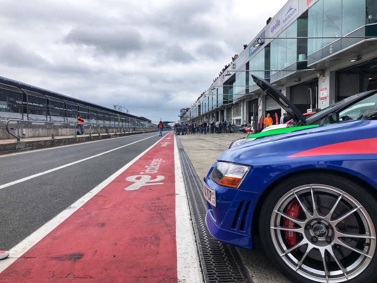 PantyKitten124w's tweet photo. German Time Attack on Nürburgring 💖
Visiting Team 7mod with awesome jdm racers!
#timeattack #gryaris typeR #7mod https://t.co/iDcfPDBOCH