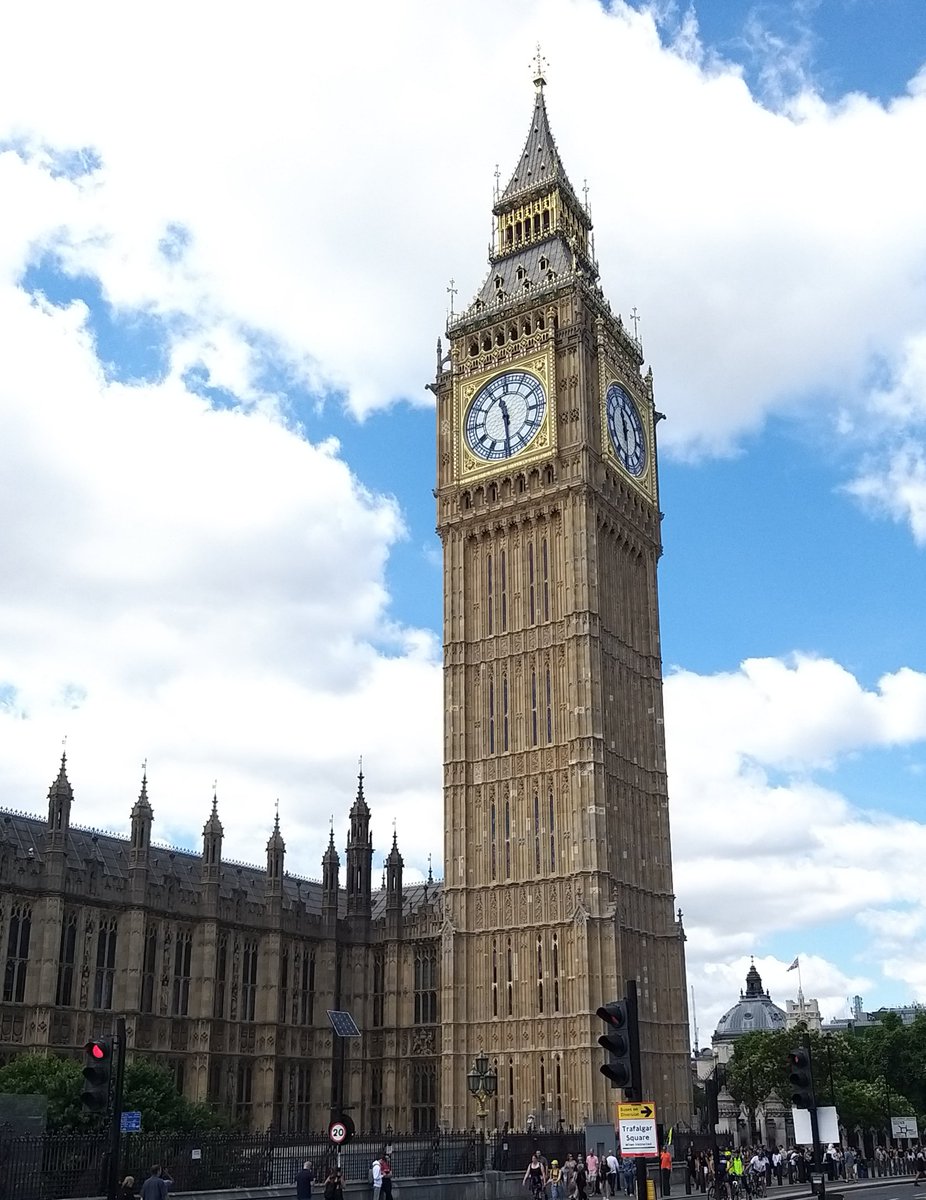 broadsgirl's tweet photo. Gosh, London was busy yesterday!
✅#BlueSkies
✅#ClockCleaned
✅#WheelTurning
✅#SuperBloom
And .......⬇️ https://t.co/VPJOTgbfY9
