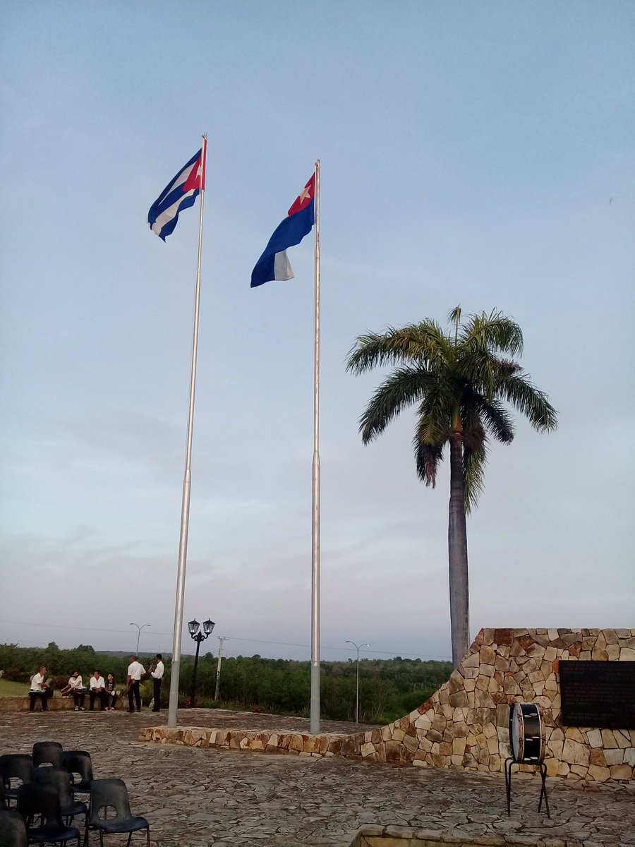Este esta tranquilidad, este cielo, esta tierra y esta bandera la defenderemos porque #SomosContinuidad y #VamosConTodo en esta #CubaPorLaPaz