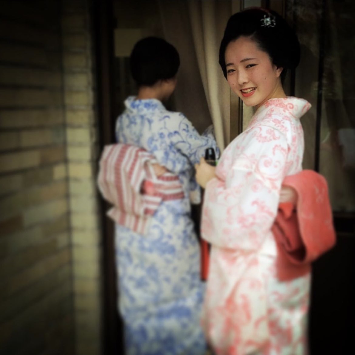 sakuyahime44's tweet photo. *

　　　*

一瞬は永遠

　　*
Japan beauty
Kyoto Japan
courtesy of shrine
©︎copyright sakuyahime
corporation. all rights reserves.

　　　　　　　.

#京都
#芸妓
#舞妓
#花
#kyoto
#japan
#kimono https://t.co/C5ZV6ZAHPm