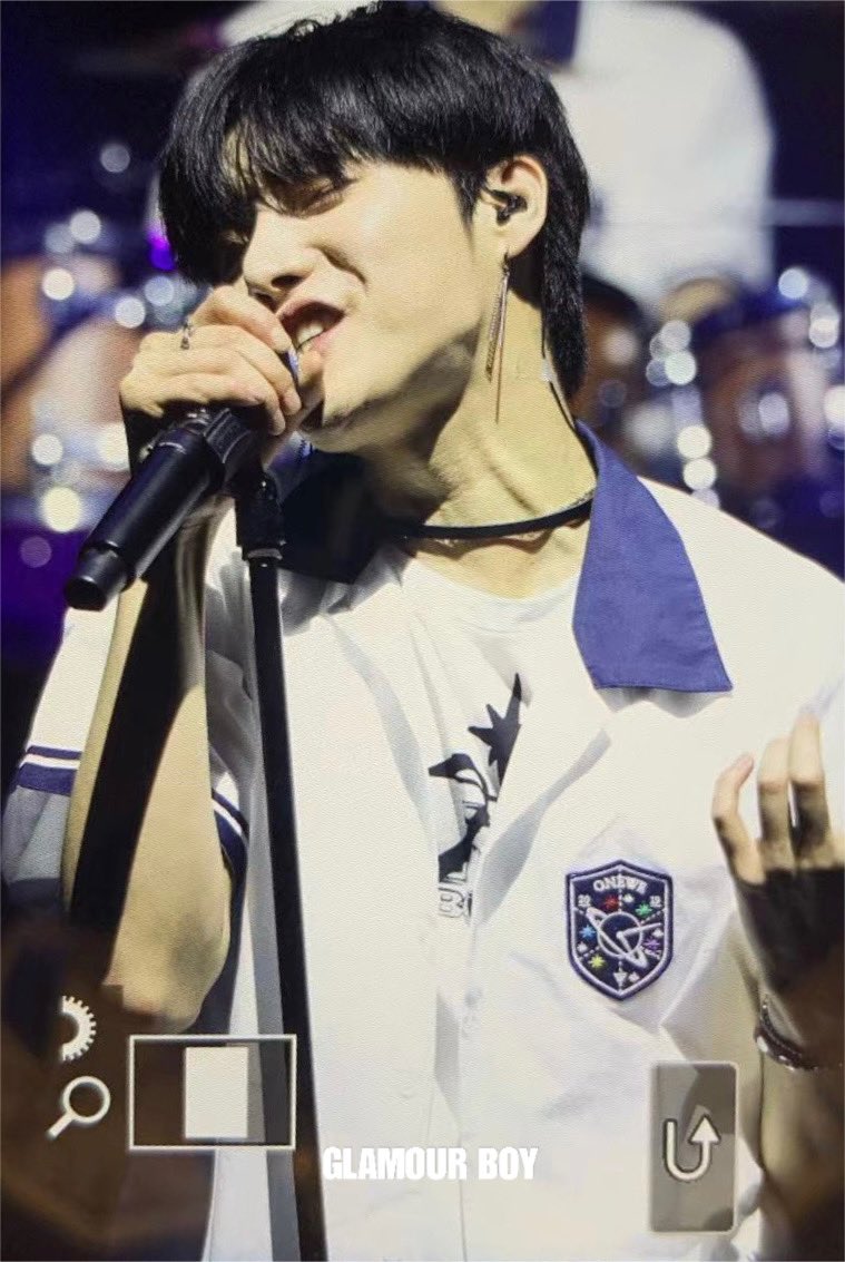YongHoon817's tweet photo. 220710 ONEWE SPECIAL LIVE 
#ONEWE #원위 
#용훈 #진용훈 #YongHoon https://t.co/eJ85qRJkCX