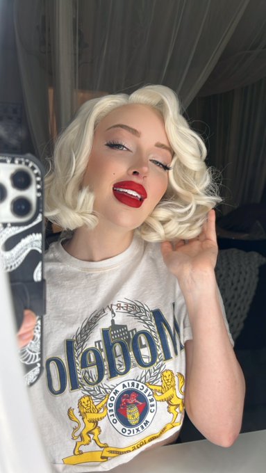 having a lil marilyn moment 💋 https://t.co/j7DZkl3PXe