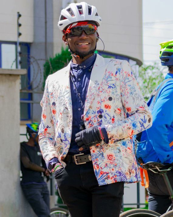 CriticalMassNbi's tweet photo. Critical mass Nairobi Dress-up ride was Biketastic 🚲 
#bikelife #bikes #bikelove #funbikes https://t.co/nOCLtw0onX